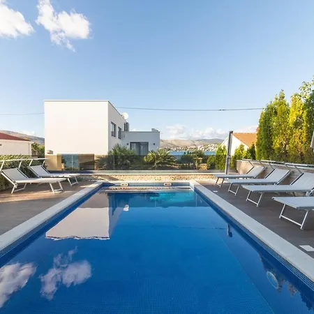 Willa Beachfront Sunce On Ciovo Island *