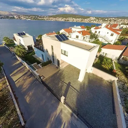 Beachfront Sunce On Ciovo Island