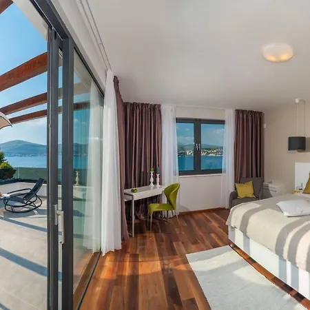 Willa Beachfront Sunce On Ciovo Island
